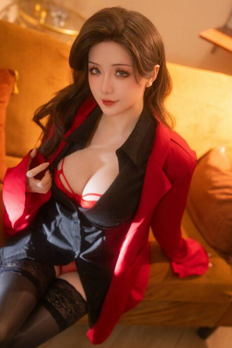 训狗日记星之迟迟COS：红黑交织展现居家少妇的极致诱惑