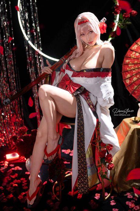 雨波_HaneAme红莲COS：演绎胜利女神性感与刀光的诱惑