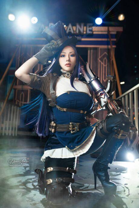 雨波HaneAme凯特琳COS：展现英雄联盟皮城女警致命魅力