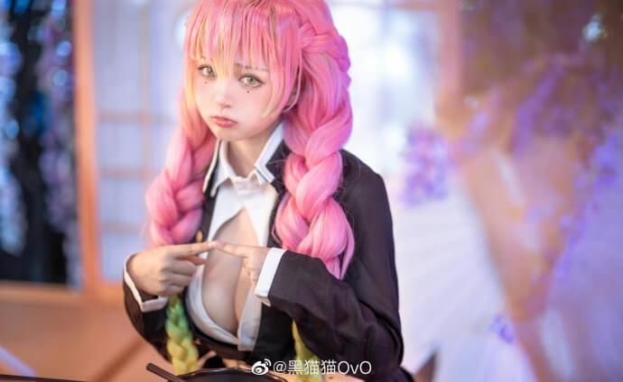 黑猫猫OvO甘露寺蜜璃COS：甜美可爱与力量并存的恋柱降临