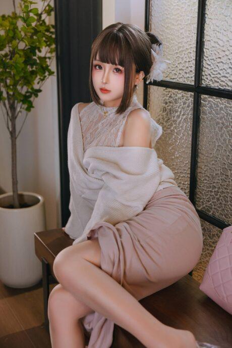 日奈娇原创COS：演绎下属的太太的细腻气质与都市情感