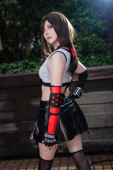 舞野芽衣蒂法COS：最终幻想VII经典角色的视觉与情怀盛宴