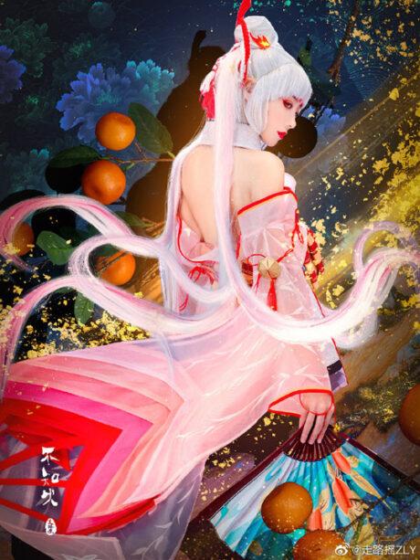 走路摇ZLY不知火COS：演绎阴阳师性感妖姬的魅惑与神秘