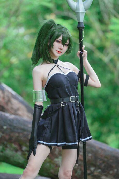 冷艳与魅惑并存：Sally Dorasnow葬送的芙莉莲尤贝尔COS