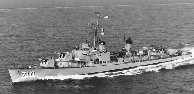 威力离谱的203mm舰炮，用空包弹击穿战舰装甲，为何最后遭弃用？