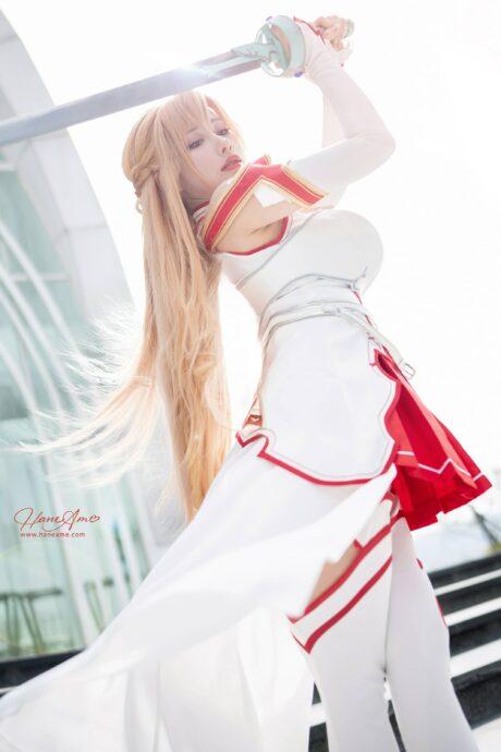 性感与力量并存：雨波HaneAmeCOS刀剑神域亚丝娜的魅力