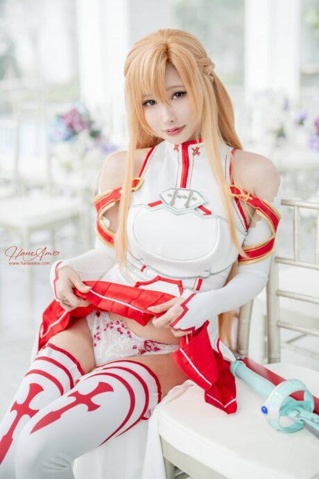 性感与力量并存：雨波HaneAmeCOS刀剑神域亚丝娜的魅力