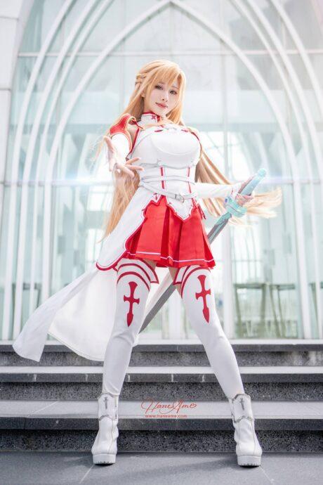 性感与力量并存：雨波HaneAmeCOS刀剑神域亚丝娜的魅力