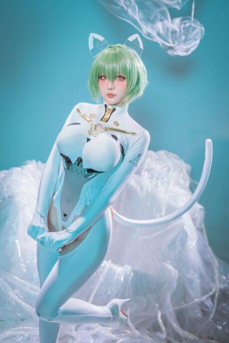 星之迟迟纳西莫夫COS：演绎碧蓝航线冰霜美人的威严性感