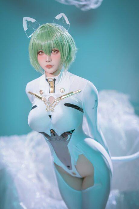 星之迟迟纳西莫夫COS：演绎碧蓝航线冰霜美人的威严性感