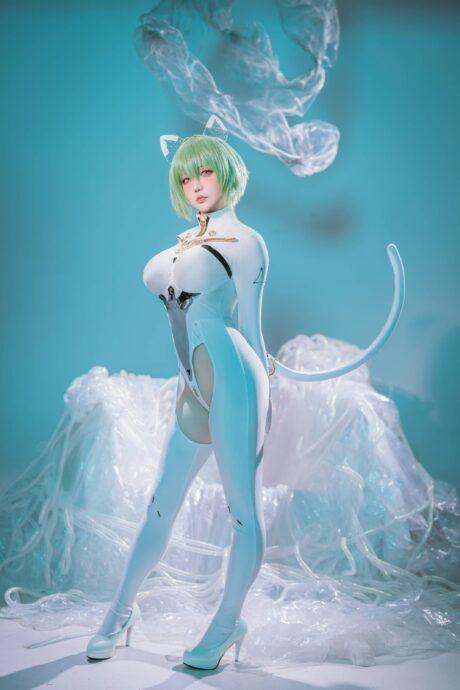 星之迟迟纳西莫夫COS：演绎碧蓝航线冰霜美人的威严性感
