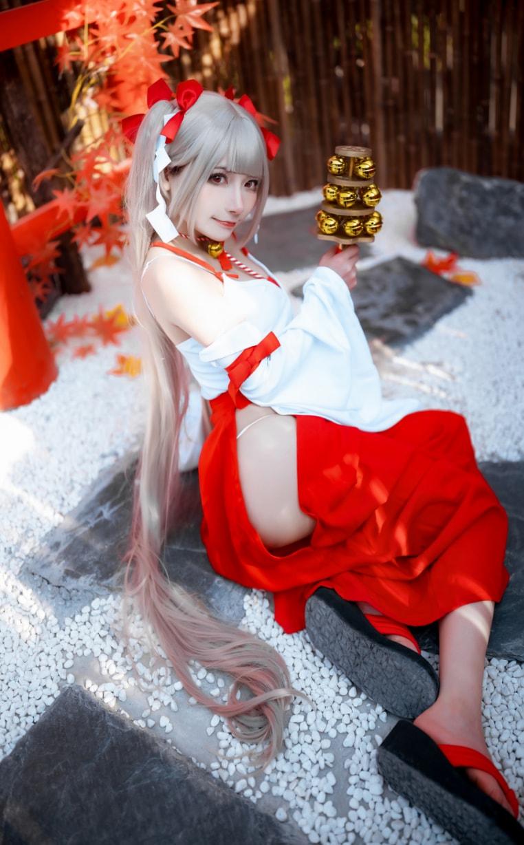 是三不是世w – 碧蓝航线 可畏巫女