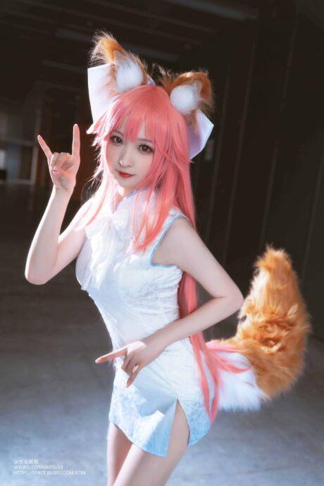 狐媚无敌惊艳全场：南宫cos旗袍玉藻前狐魅之美扑面而来