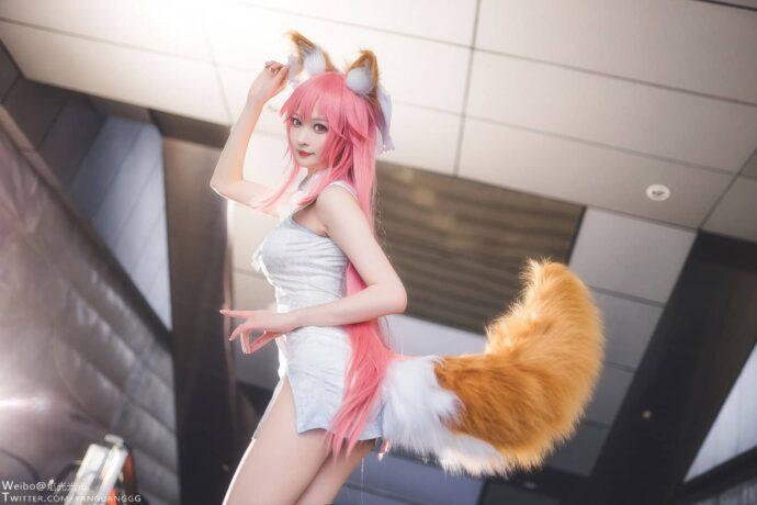 狐媚无敌惊艳全场：南宫cos旗袍玉藻前狐魅之美扑面而来