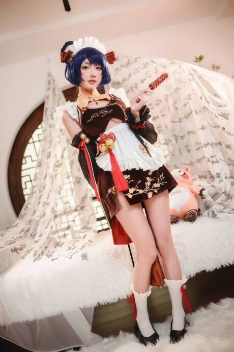 阿包也是兔娘香菱女仆COS：活力与甜美并存的美味诱惑