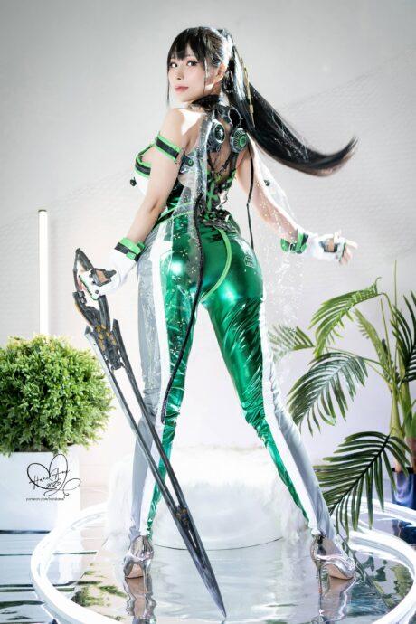 雨波_HaneAmeCOS剑星·伊芙：战斗与柔情并存的完美演绎