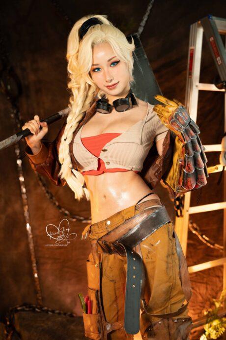 雨波_HaneAme杰玛COS：豪爽铁匠与性感女神的完美结合