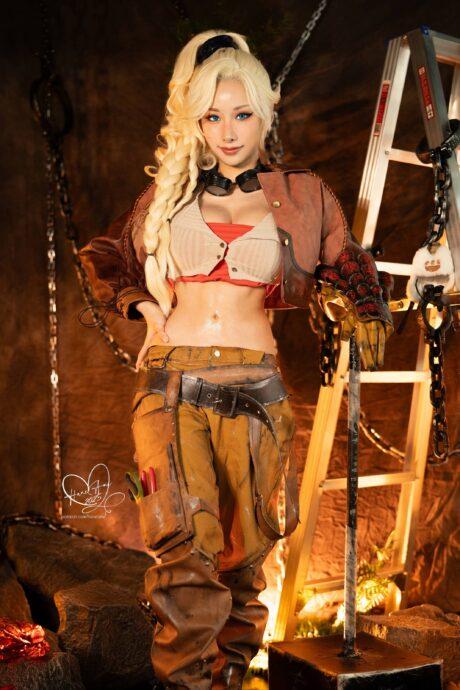 雨波_HaneAme杰玛COS：豪爽铁匠与性感女神的完美结合