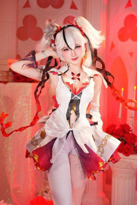 Sally Dorasnow椿COS：演绎鸣潮黑夜玫瑰的性感与神秘