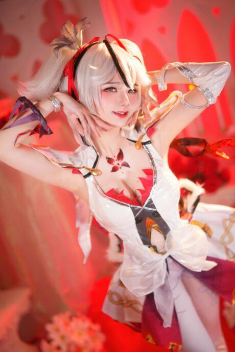 Sally Dorasnow椿COS：演绎鸣潮黑夜玫瑰的性感与神秘