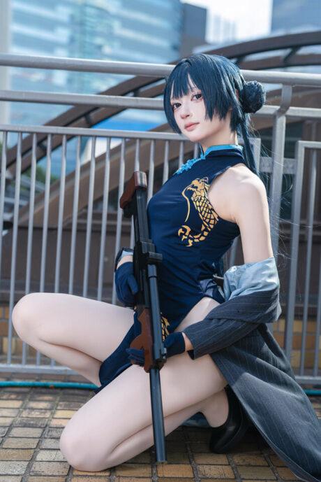 优雅与威严的化身：Teteno龙华妃咲cos惊艳亮相池袋阳光城