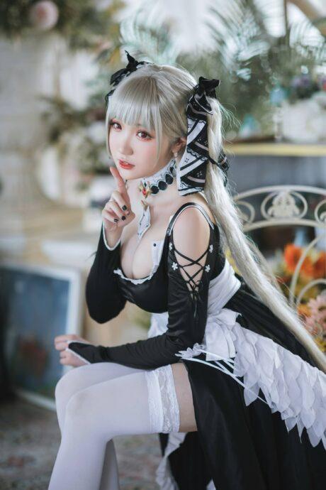瓜希酱可畏COS：演绎碧蓝航线女仆版舰娘的性感与优雅