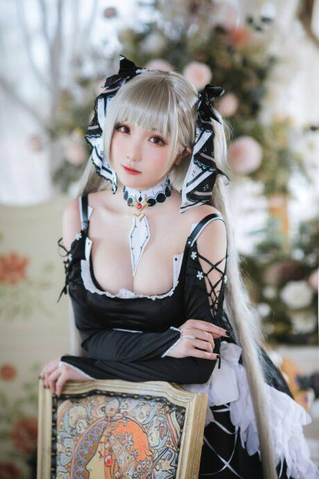 瓜希酱可畏COS：演绎碧蓝航线女仆版舰娘的性感与优雅