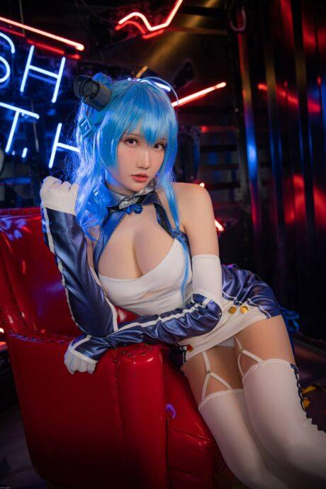 瓜希酱圣路易斯COS：演绎碧蓝航线战舰少女的威严与性感