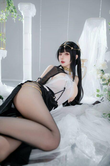 碧蓝航线cos系列：Shika小鹿鹿礼服版镇海COS柔美冷艳