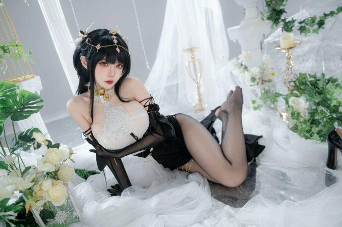 碧蓝航线cos系列：Shika小鹿鹿礼服版镇海COS柔美冷艳