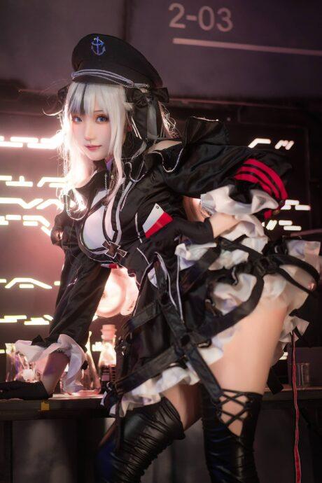 碧蓝航线瓜希酱COS：倾情演绎驱逐舰少女易北的性感可爱