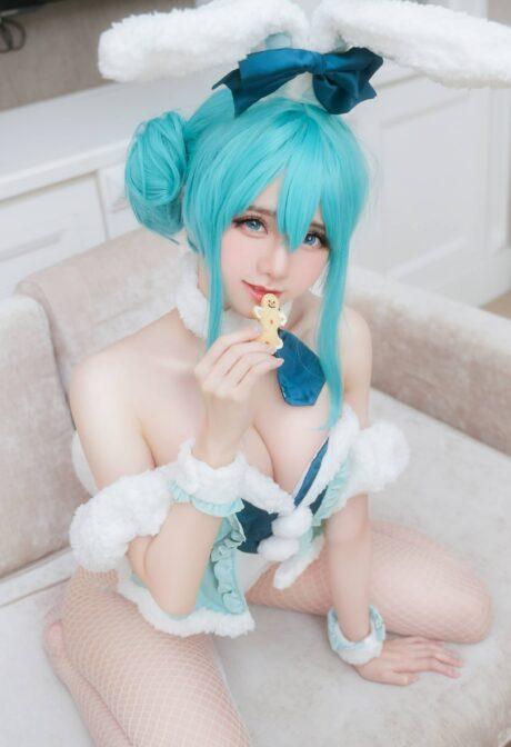 虚拟偶像cos系列：Sally Dorasnow初音未来COS性感兔女郎