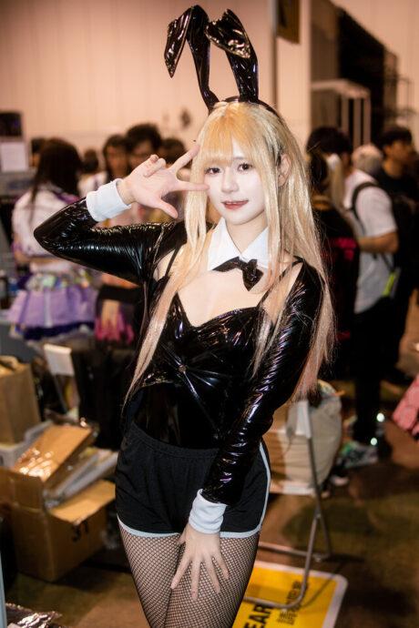 namyau藍幽喜多川海梦COS：兔女郎造型惊艳亮相ACGHK2025