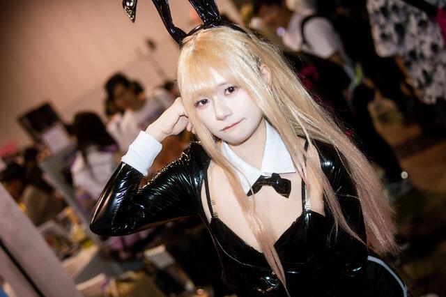 namyau藍幽喜多川海梦COS：兔女郎造型惊艳亮相ACGHK2025