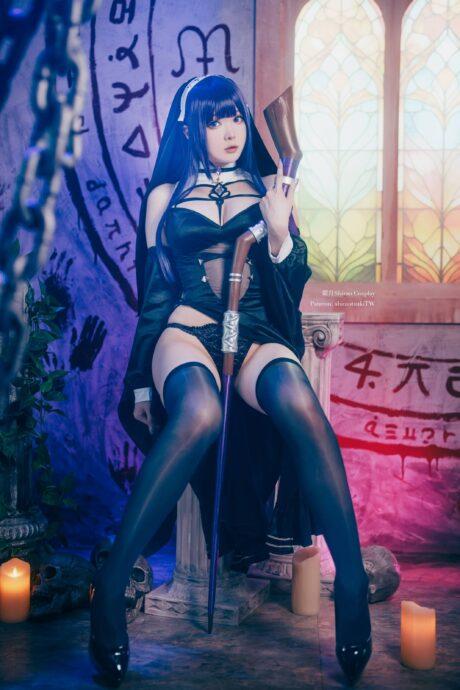 丝袜修女性感登场：霜月shimo演绎葬送的芙莉莲菲伦COS