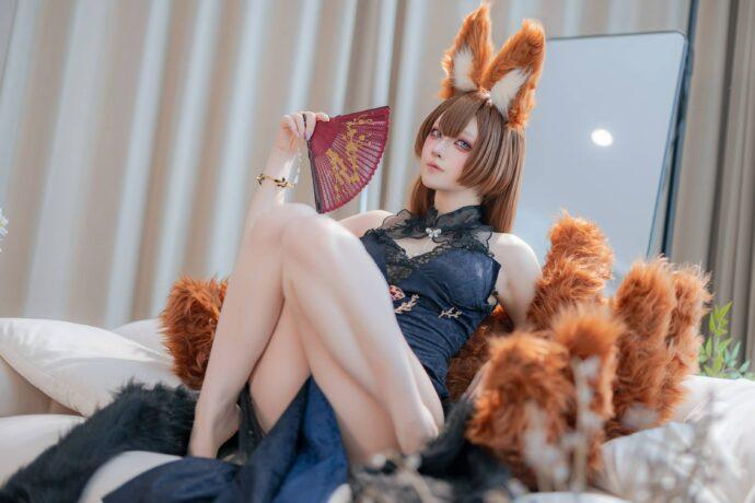 优雅与魅惑的双重奏：屿鱼YukakoCOS精彩演绎礼服版天城