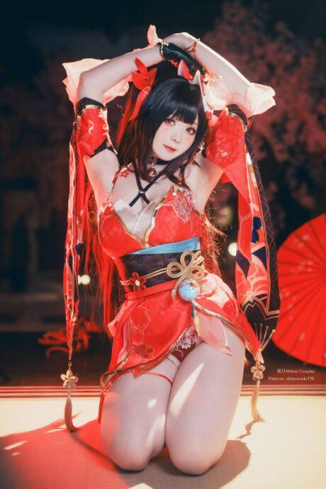 假面背后的魅惑：霜月shimoCOS星穹铁道花火的戏剧之美