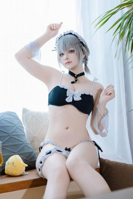 曼彻斯特夏日之梦：屿鱼Yukako泳装COS冷静与诱惑完美融合