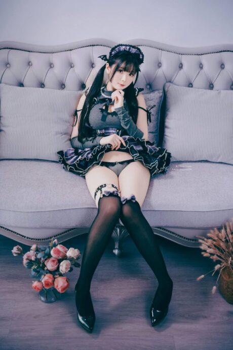 甜美与危险的邂逅：霜月shimo恶魔女仆COS诠释别样魅力