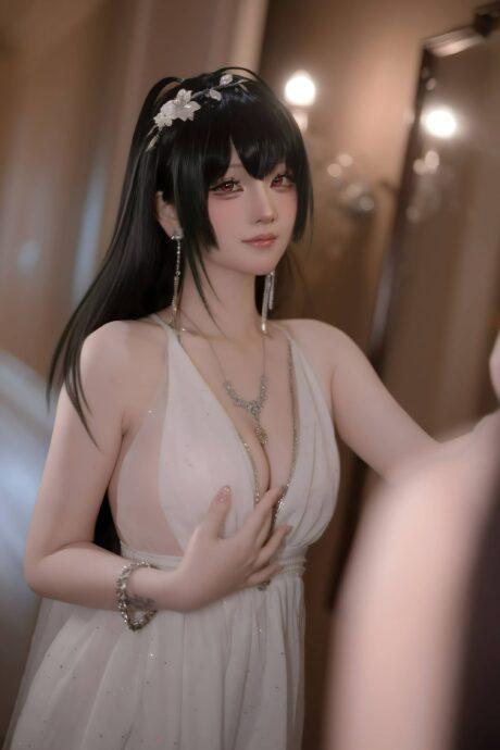 碧蓝航线屿鱼YukakoCOS：婚纱大凤优雅与诱惑的完美呈现