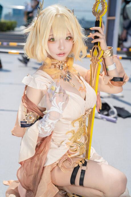 穂波あみ阿格莱雅COS：Comic Market106的浪漫泰坦之美
