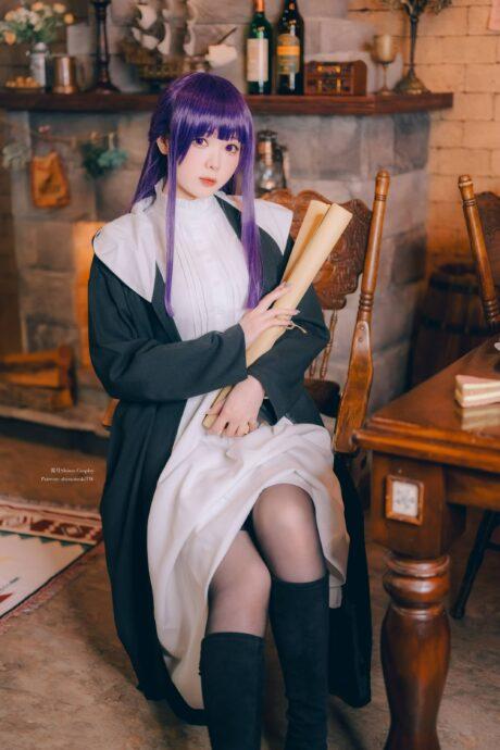 葬送的芙莉莲霜月shimoCOS：演绎魔法师菲伦的温柔与魔力