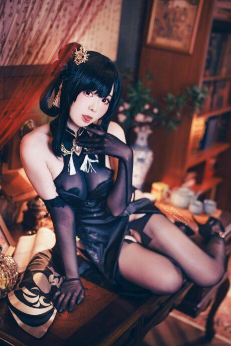 霜月shimo碧蓝航线镇海COS：东方雅韵与性感风华完美融合