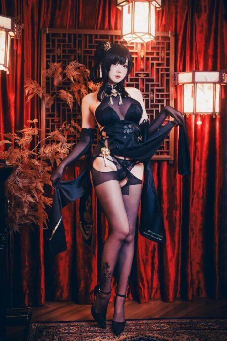 霜月shimo碧蓝航线镇海COS：东方雅韵与性感风华完美融合