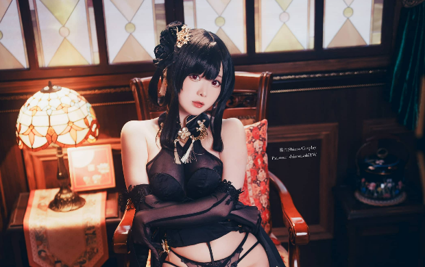 霜月shimo碧蓝航线镇海COS：东方雅韵与性感风华完美融合