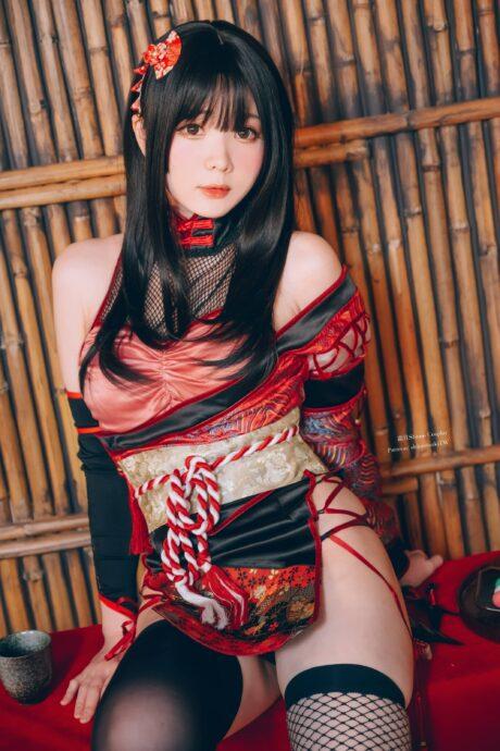 黑夜中的致命美学：霜月shimo演绎原创作品性感忍者COS