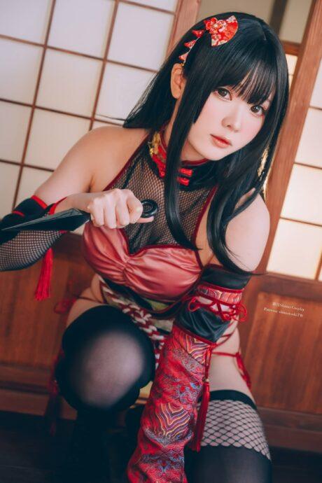 黑夜中的致命美学：霜月shimo演绎原创作品性感忍者COS