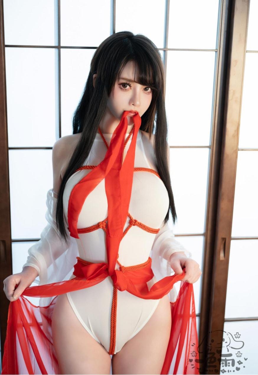 一色雨 捆绑巫女