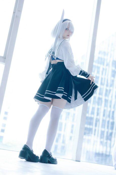 冷艳与信念的交织：屿鱼YukakoCOS尼尔机械纪元中的2B