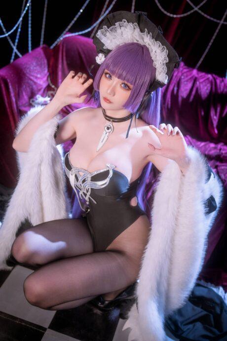 冷艳诱惑与娇羞等待：星之迟迟COS诠释塔什干的经典魅力